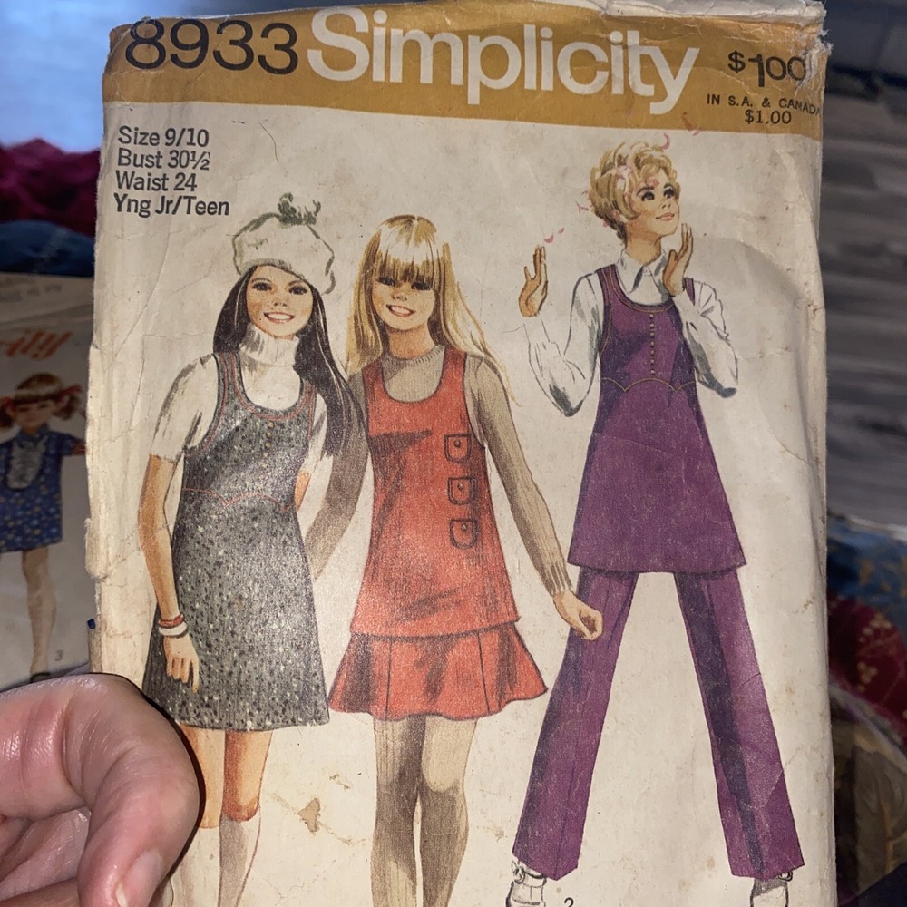 Vintage Simplicity 8933 Sewing Pattern 1970s Mini Jumper Tunic Pants Skirt 9/10